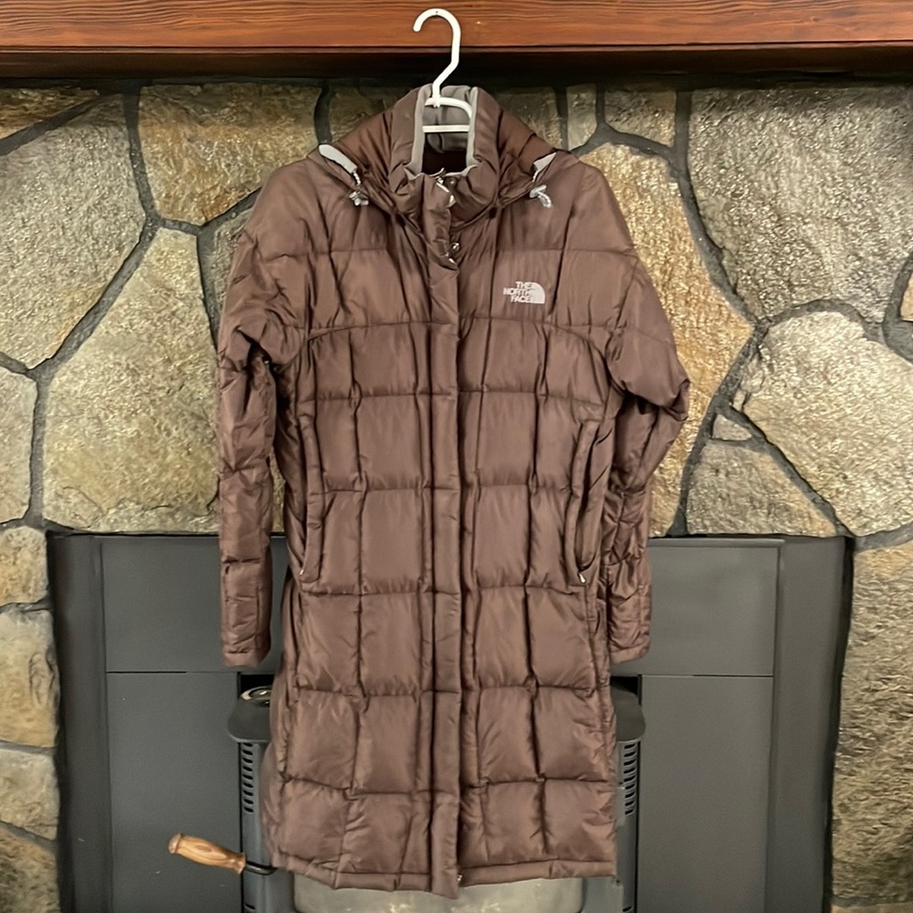 North face long down parka, Chocolate Brown size medium